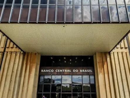 BC: dólar e economia aquecida explicam maior parte da alta da inflação
