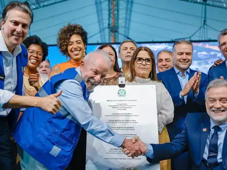 Lula inaugura prédios da UFF e anuncia edital para cursinhos populares