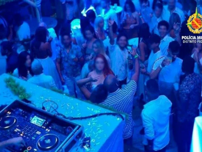 Lago Paranoá: PM e Marinha interrompem festa em barco com 300 pessoas