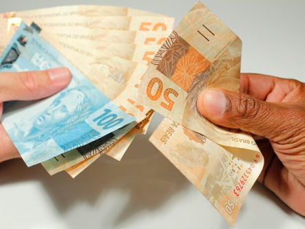 Paraíba tem 70 candidatos com bens de até R$ 33 milhões e que receberam auxílio emergencial