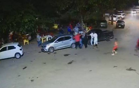 Prefeito de cidade em Goiás agride homem com garrafa em briga de bar