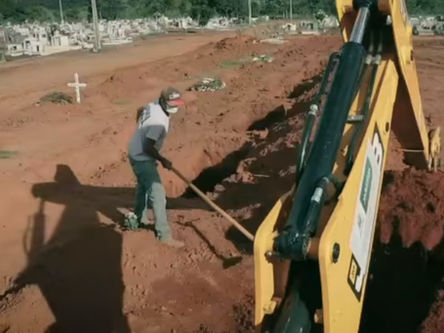 Prefeitura de Jaraguá faz vídeo polêmico de conscientização contra a Covid-19 em cemitério