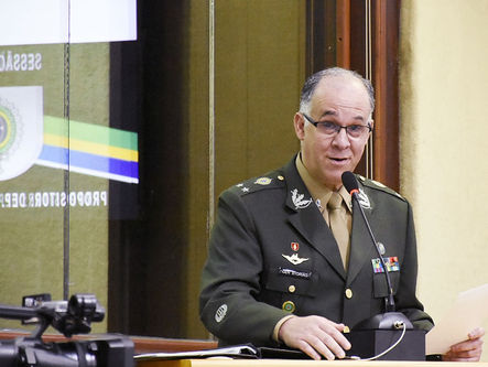 General Sydrião, chefe do Centro de Inteligência do Exército, morre de Covid-19 em Brasília