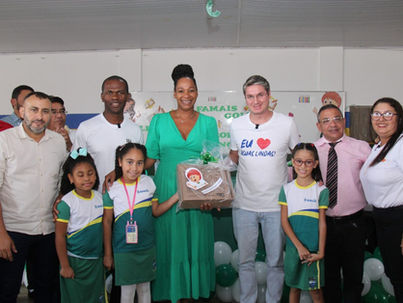 Prefeitura de Águas Lindas entrega kits de materiais escolares do Projeto AlfaMais