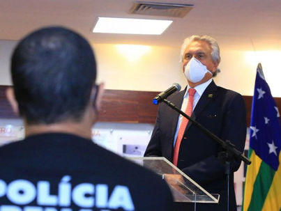 Governador Caiado acompanha início da vacinação das forças de segurança