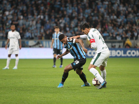 Palmeiras vence Grêmio na Arena e leva vantagem para São Paulo na final da Copa do Brasil