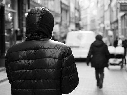 Homem é preso após assediar jovem por 20 dias no trajeto ao trabalho no DF