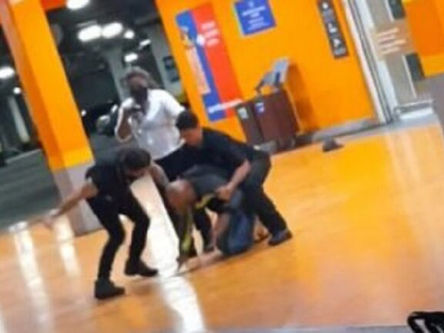 BRUTALIDADE! Homem negro é espancado até a morte no Supermercado Carrefour; VEJA!