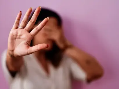 Nove em cada dez agressões contra mulher foram presenciadas por alguém