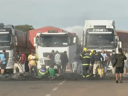 Rodovias estaduais em Goiás são liberadas após bloqueios contra o resultado da eleição