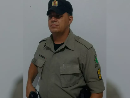 Policial aposentado e homem são mortos a tiros dentro de carro em Goiás