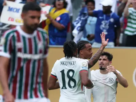 João Pedro marca dois e tira Fluminense da Copa do Mundo de Clubes