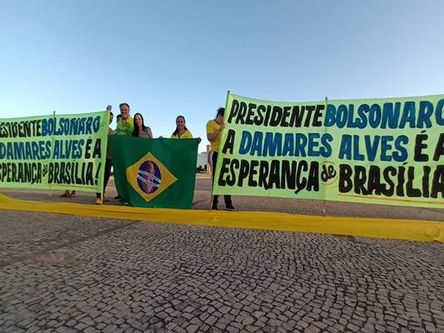 Kelly Bolsonaro e pastor pedem que presidente reveja chapa sem Damares