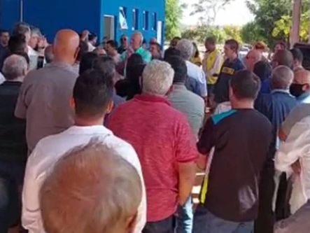 Vídeo. Arruda perde estribeira e é contido por Flávia: “Vai tomar banho”