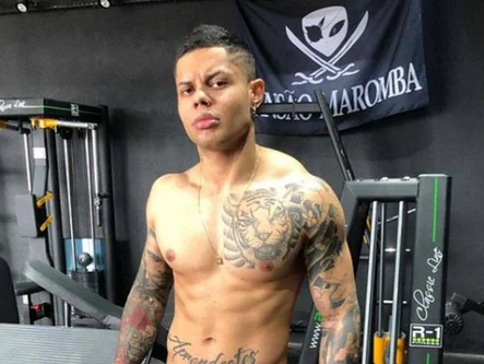 MC Lan se apresenta à polícia após acusação de estupro