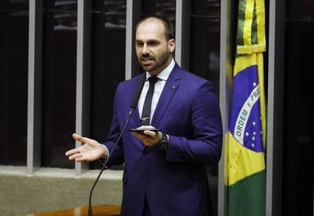Eduardo Bolsonaro provoca crise com a China