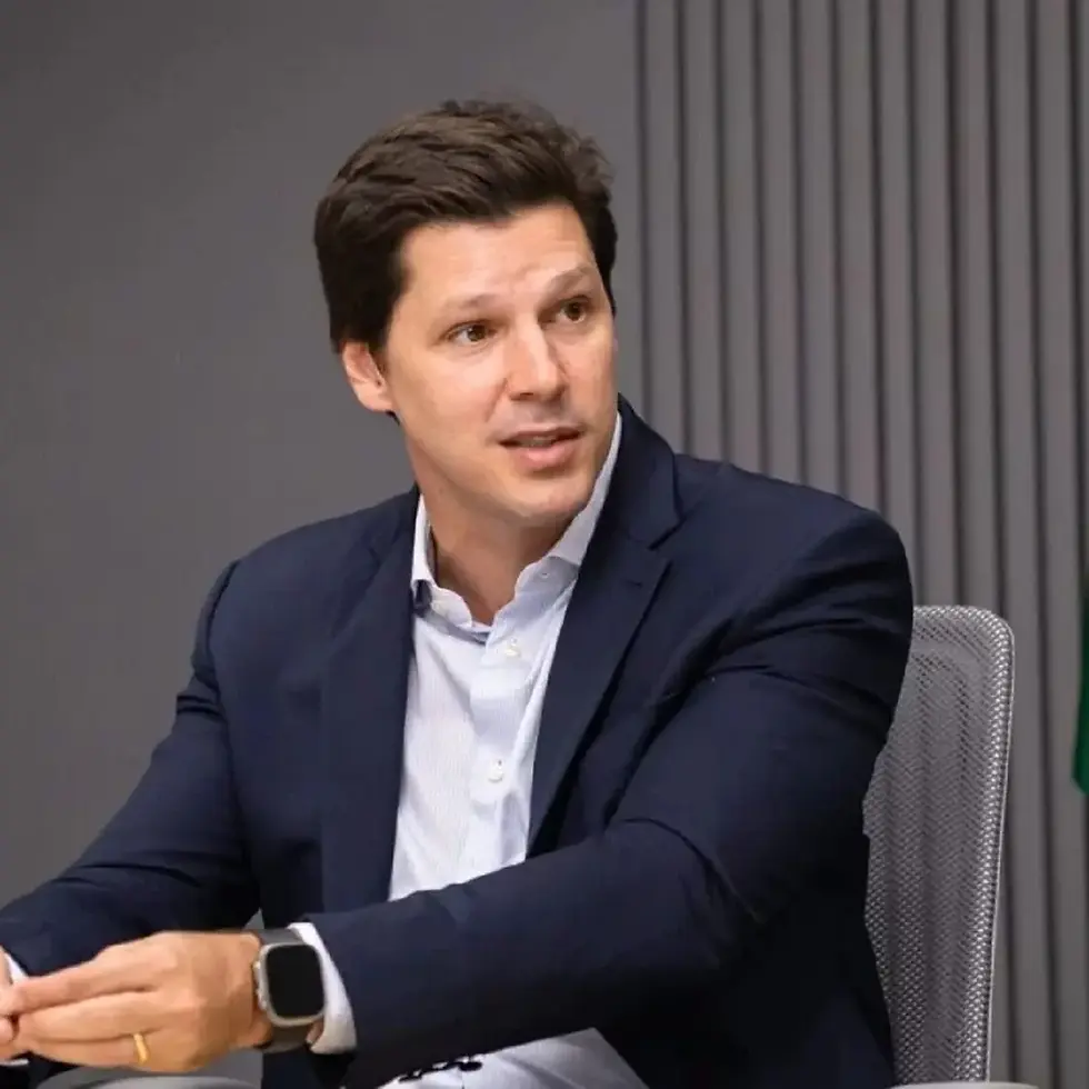 Daniel Vilela confirma liderança nas pesquisas e é reeleito no primeiro turno