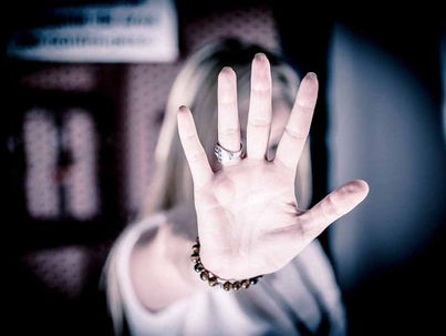 Triste! Jovem é perseguida e abusada sexualmente por dois homens