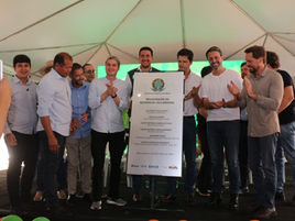 Em parceria com o Governo de Goiás, Águas Lindas faz entrega de cartões e moradias