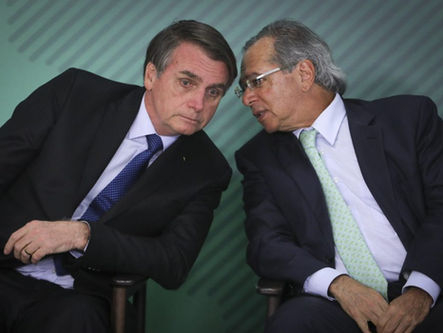 Auxílio emergencial cai para R$ 300 e terá mais 4 parcelas, diz Bolsonaro