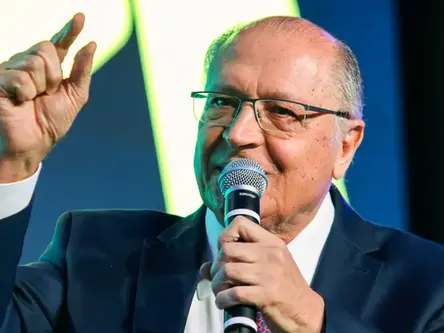 Plano de contingência ao tarifaço deve sair até terça, diz Alckmin