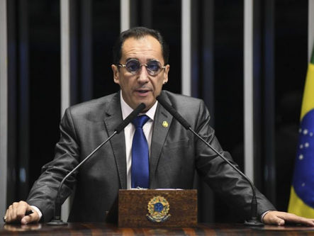 Após dizer que Gilmar Mendes “vende sentenças”, Jorge Kajuru critica Daniel Silveira
