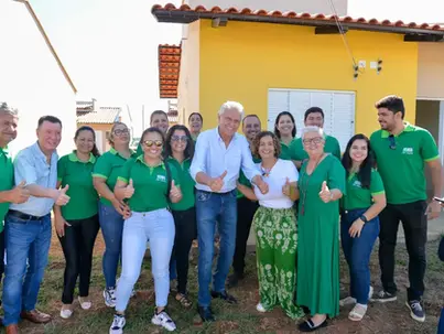 Jussara e Buriti de Goiás recebem casas a custo zero
