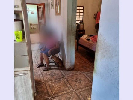 Filho é preso por usar INSS da mãe de 91 anos e deixá-la passar fome
