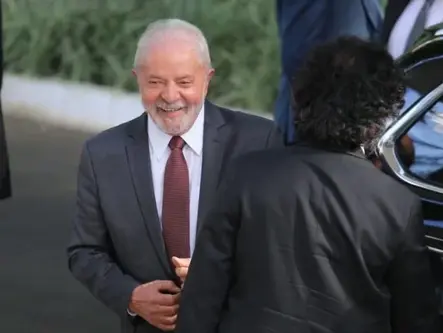 Lula reúne-se com ministros do STF para “resgatar harmonia” entre Poderes