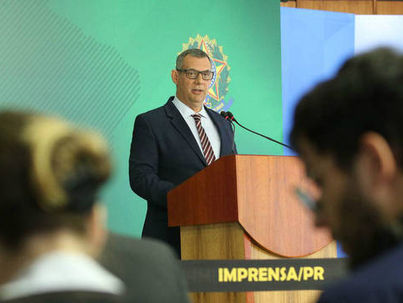 Porta-voz da Presidência é diagnosticado com novo coronavírus