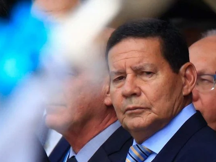 Mourão chama Lula de “maniqueísta, político velho e analógico”