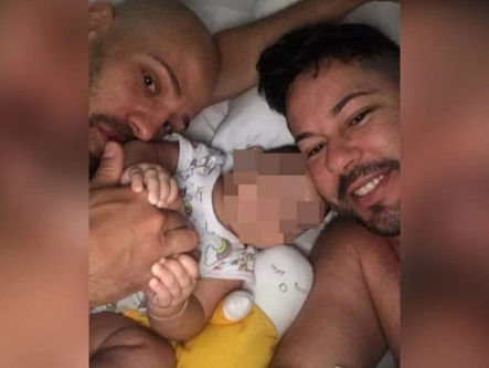 Justiça manda casal homoafetivo devolver bebê adotada em Goiás