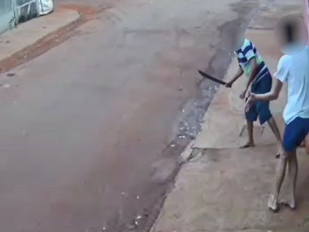Homem é suspeito de rir de mulher que chorava e depois esfaqueá-la com facão, em Goiás