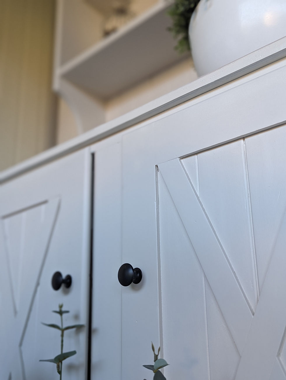 Thumbnail: Hamptons Style Hutch