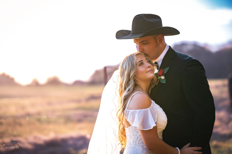 Greenville venue bride groom outdoor sunset