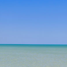 Descubre los colores turquesa y jade de las hermosas aguas de la isla de holbox
