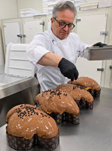 Decorazione delle colombe al cioccolato