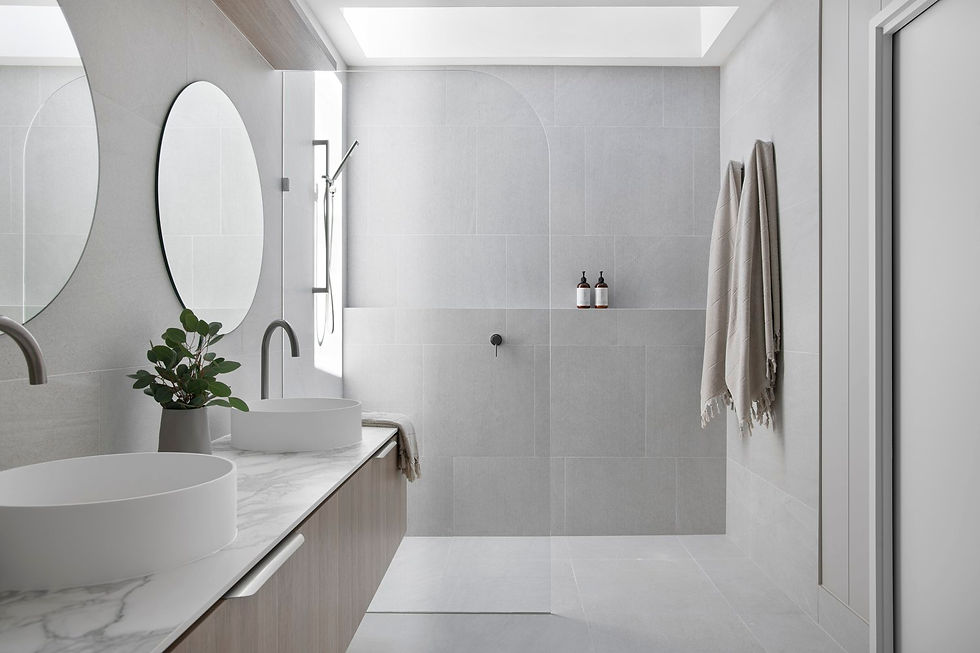 minimalistyczny prysznic walk in