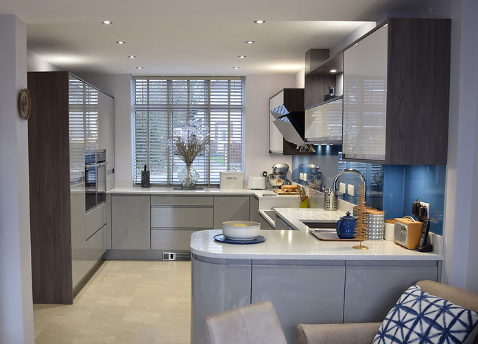 Modern Handleless Fitted Kitchen, designed and supplied by Kitchen Craft Design Chesterfield & Sheffield