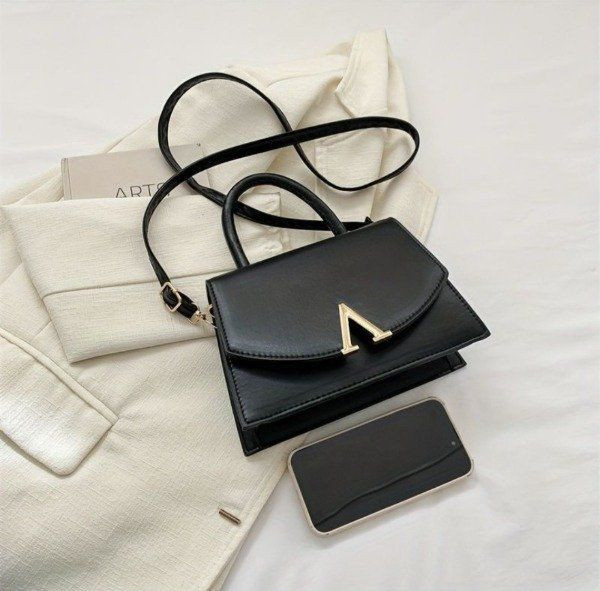 Vogue Noir Classic
