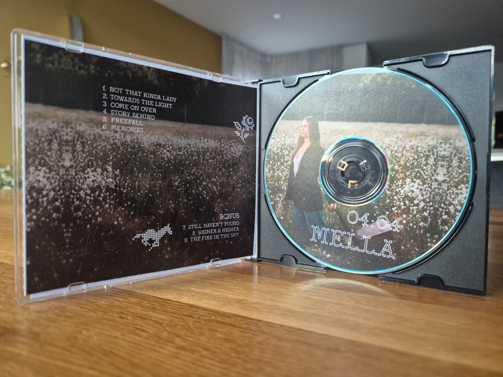 CD  "04:04"