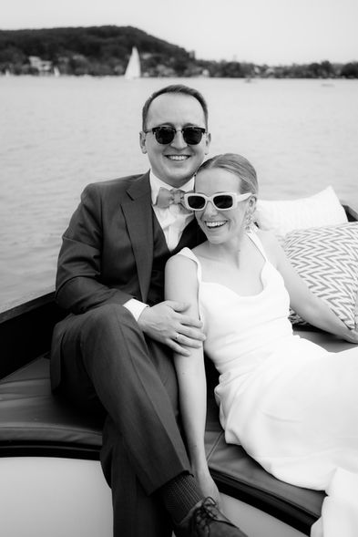 A modern summer Wedding at the Lake