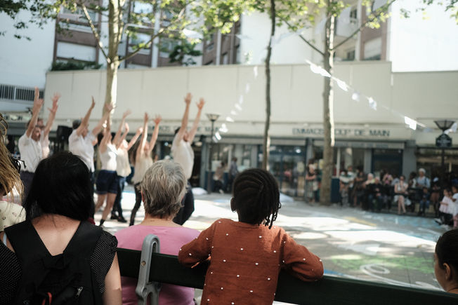 RÊVE ET DÉSILLUSION AU RÊVE GÉNÉRAL - Festival  ET 20 ÉTE 
Performance suite aux ateliers menée au quartier Saint-Blaise