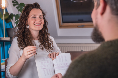 Businessportrait einer jungen Frau im Coaching, Fotograf Christoph Lichtenberg Düsseldorf und Münster