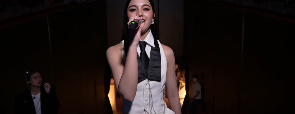 เชลลี่ รับบทลอฟต์ แสดงร้องเพลงในโรงภาพยนตร์