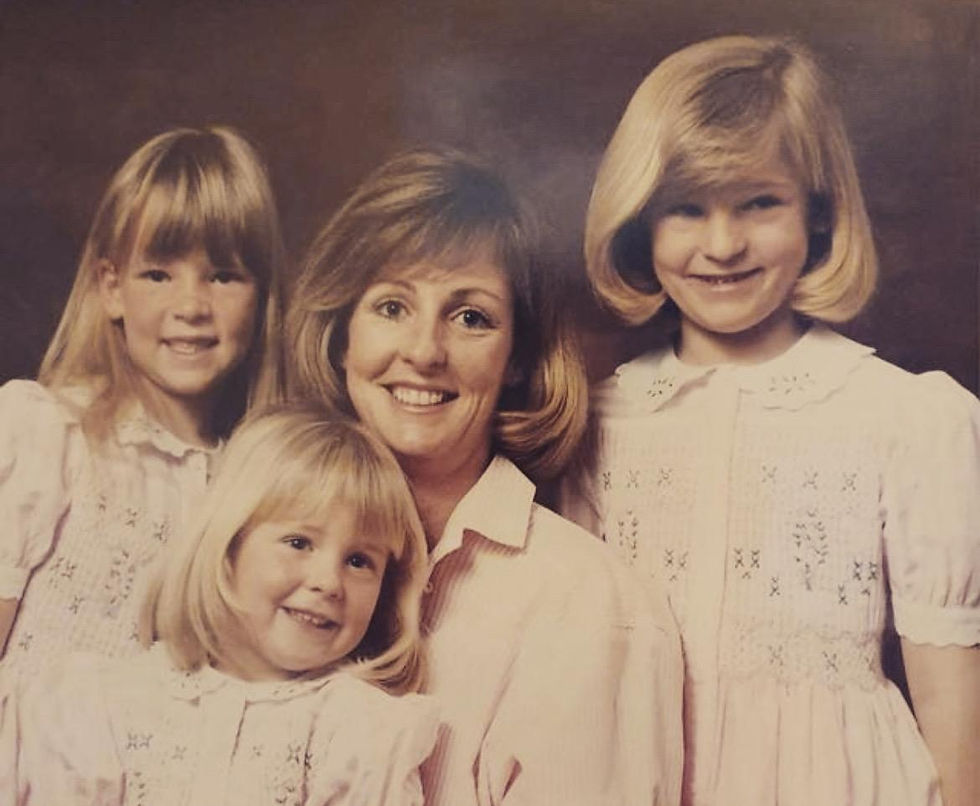 Claire Castelyn, Sue Castelyn, Lauren Wortmann and Jessica Castelyn