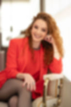 Dra. Carol Mansur, médica dermatologista especialista em estética em Araras