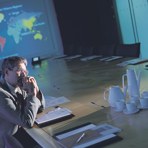 Are Chinese or European managers better at leading in crisis?