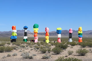 seven-magic-mountains-2650641_1920.jpg