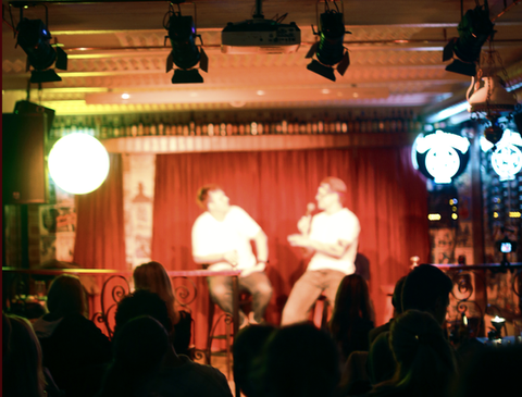 StuDating live dating show med publikum og sceneopsætning